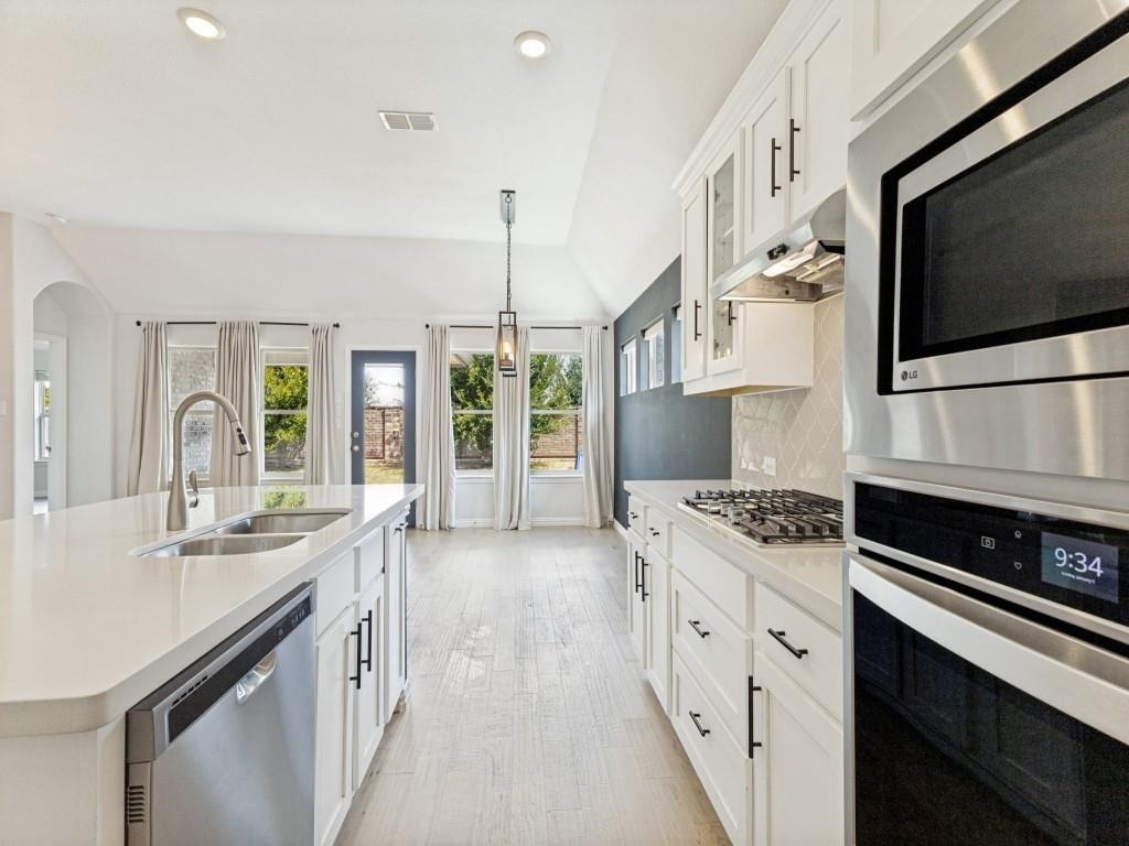 1520 Eleanor Drive - Photo 7