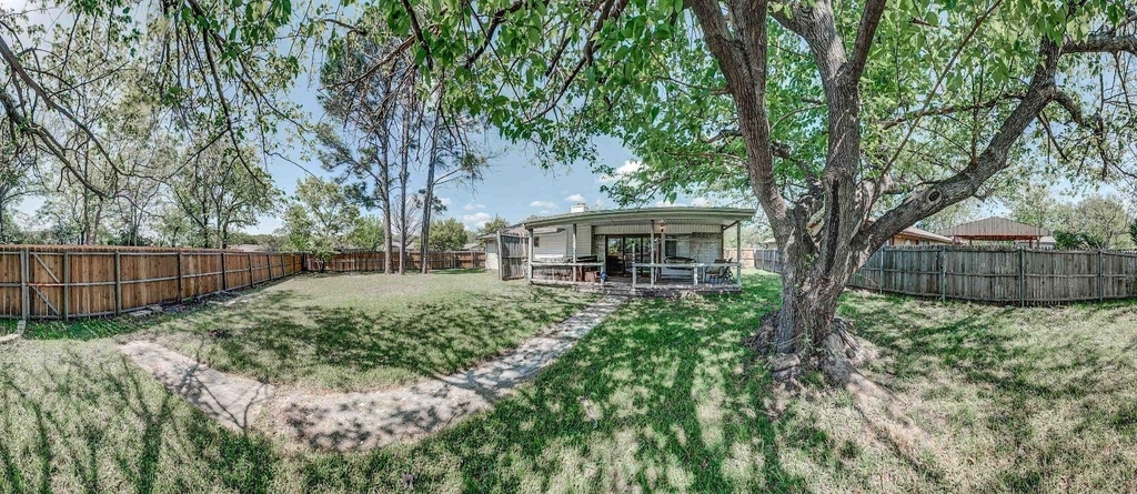 638 Cranbrook Park - Photo 2