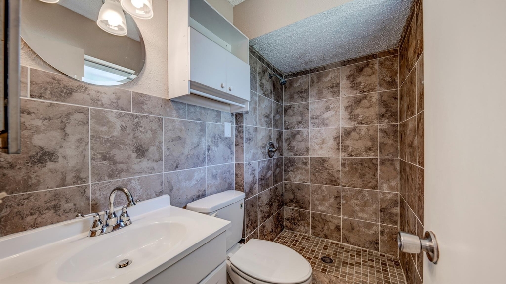 638 Cranbrook Park - Photo 6