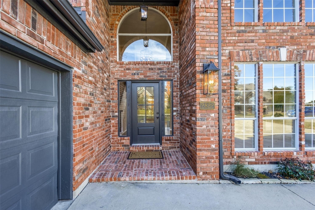2822 Roundrock - Photo 2