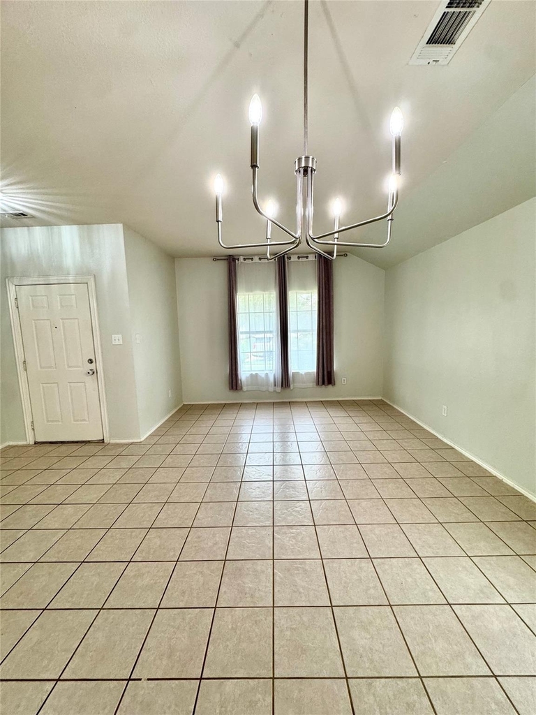 2812 Park Place Drive - Photo 7