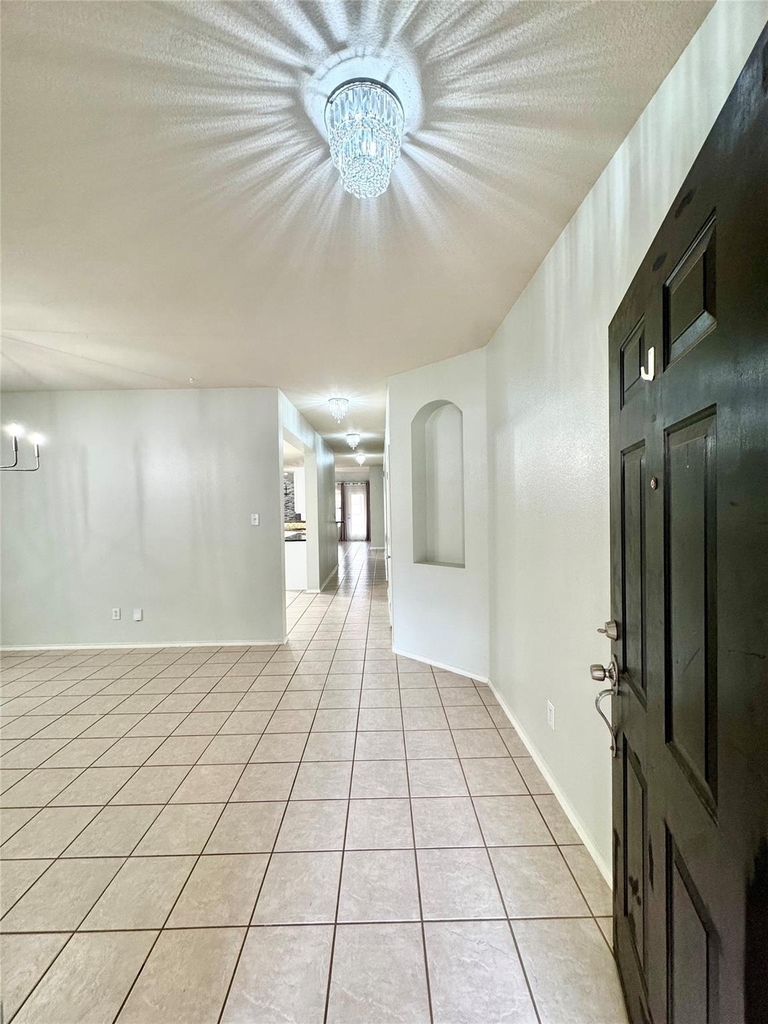 2812 Park Place Drive - Photo 3