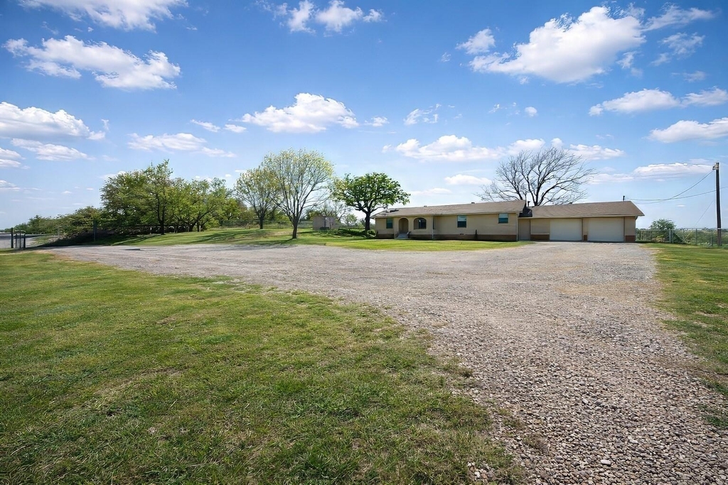 1119 Salt Creek Road - Photo 4