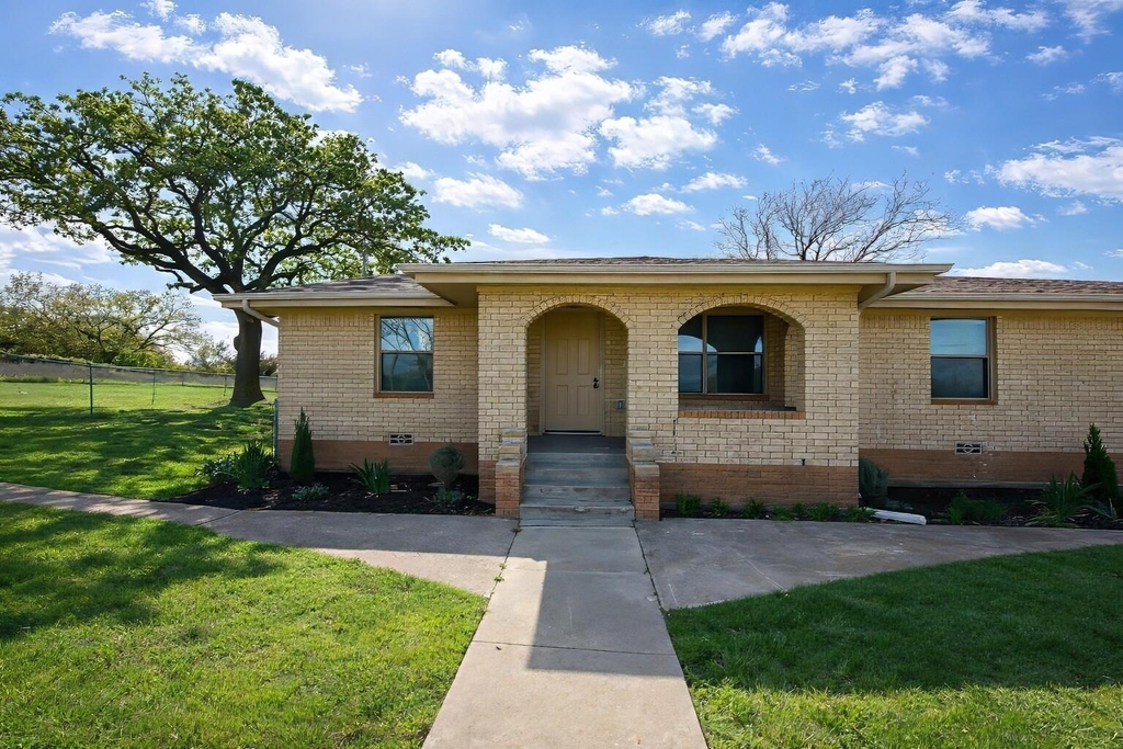 1119 Salt Creek Road - Photo 0