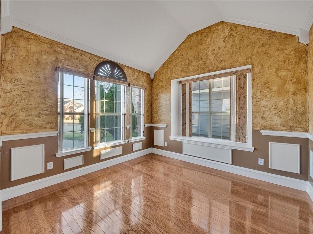 4551 Durrand Drive - Photo 3