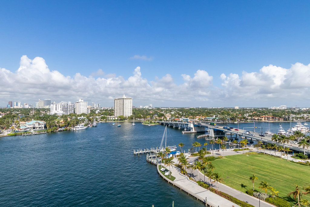 1 Las Olas Circle - Photo 28