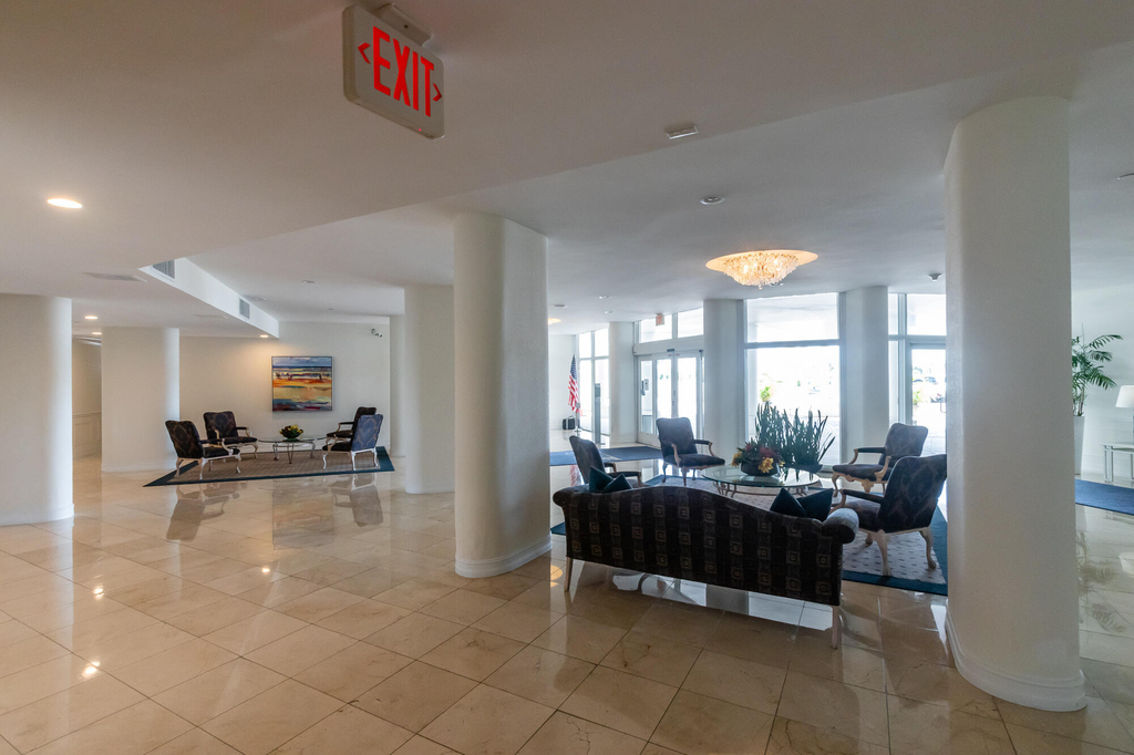 1 Las Olas Circle - Photo 8