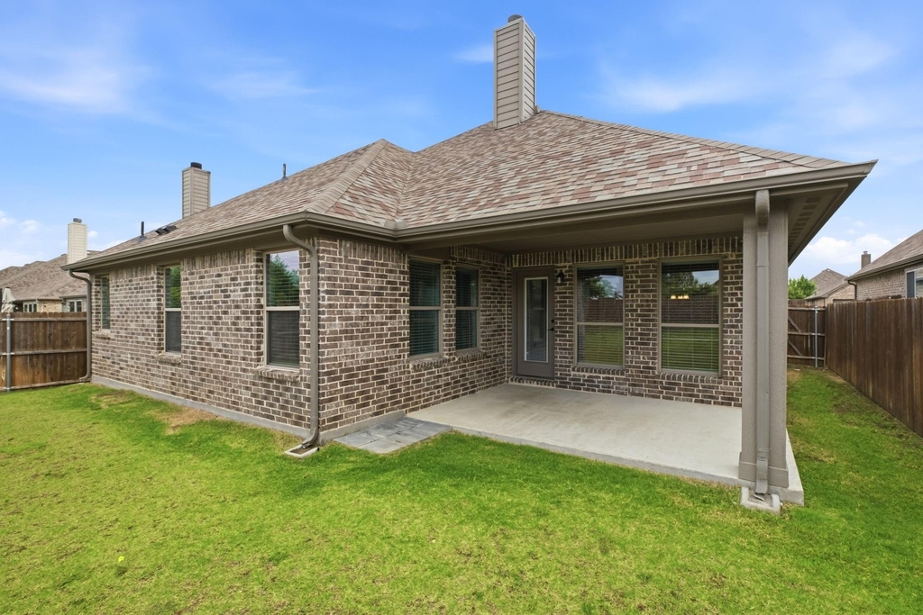 2115 Victoria Lane - Photo 25