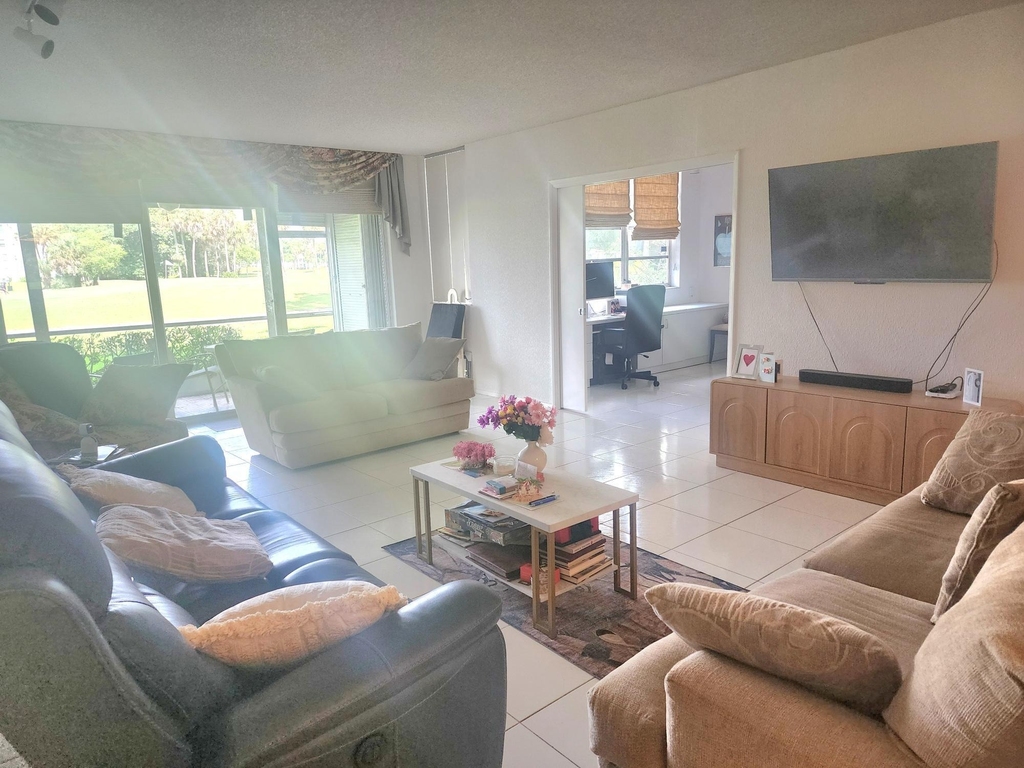 805 Cypress Boulevard - Photo 2