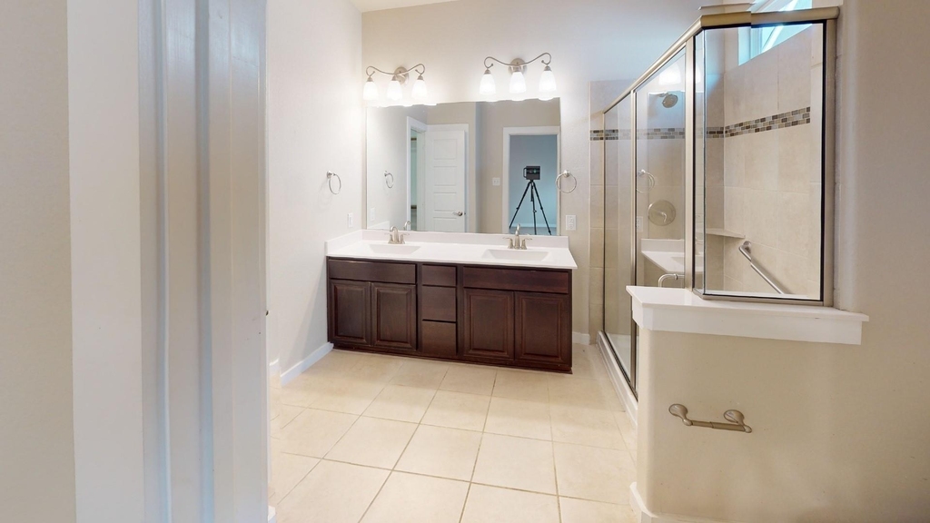 2305 Paxton Way - Photo 15