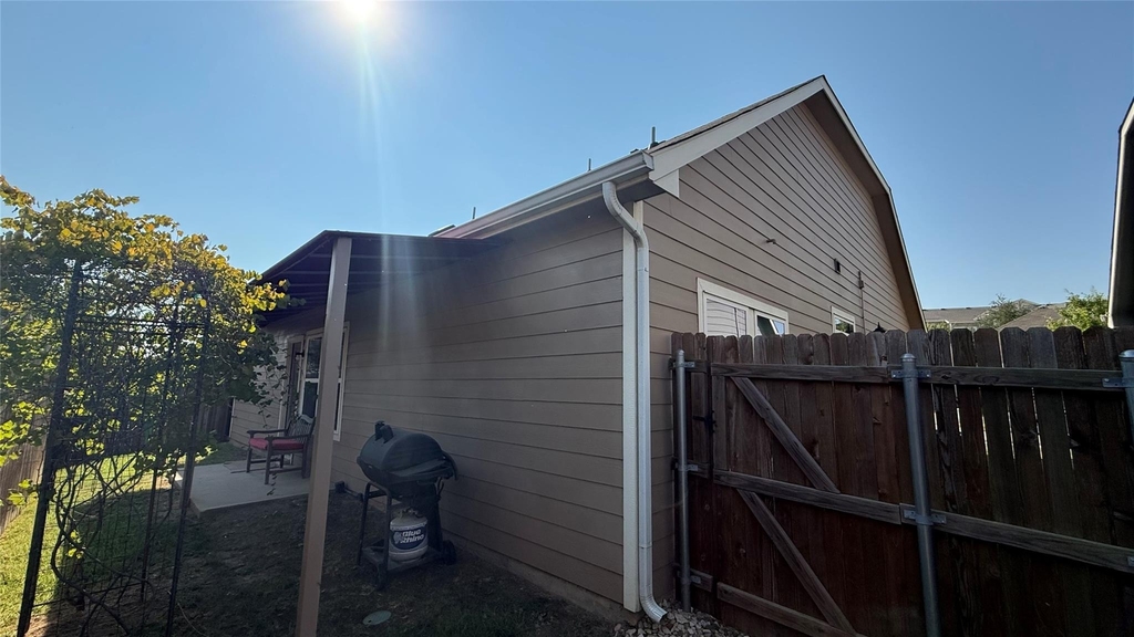 2305 Paxton Way - Photo 18