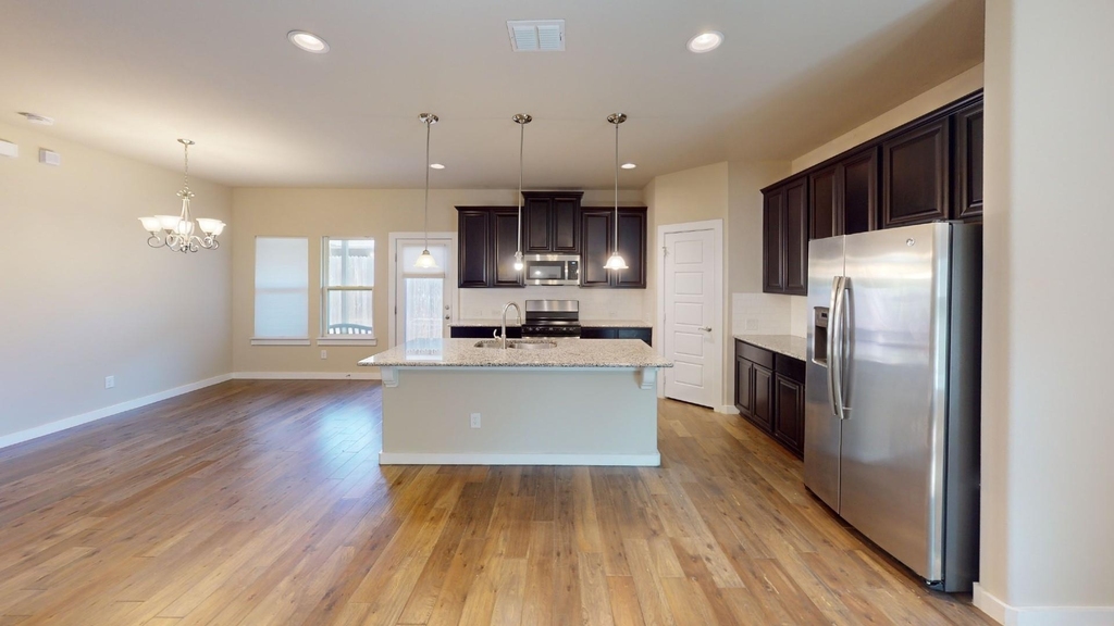 2305 Paxton Way - Photo 4
