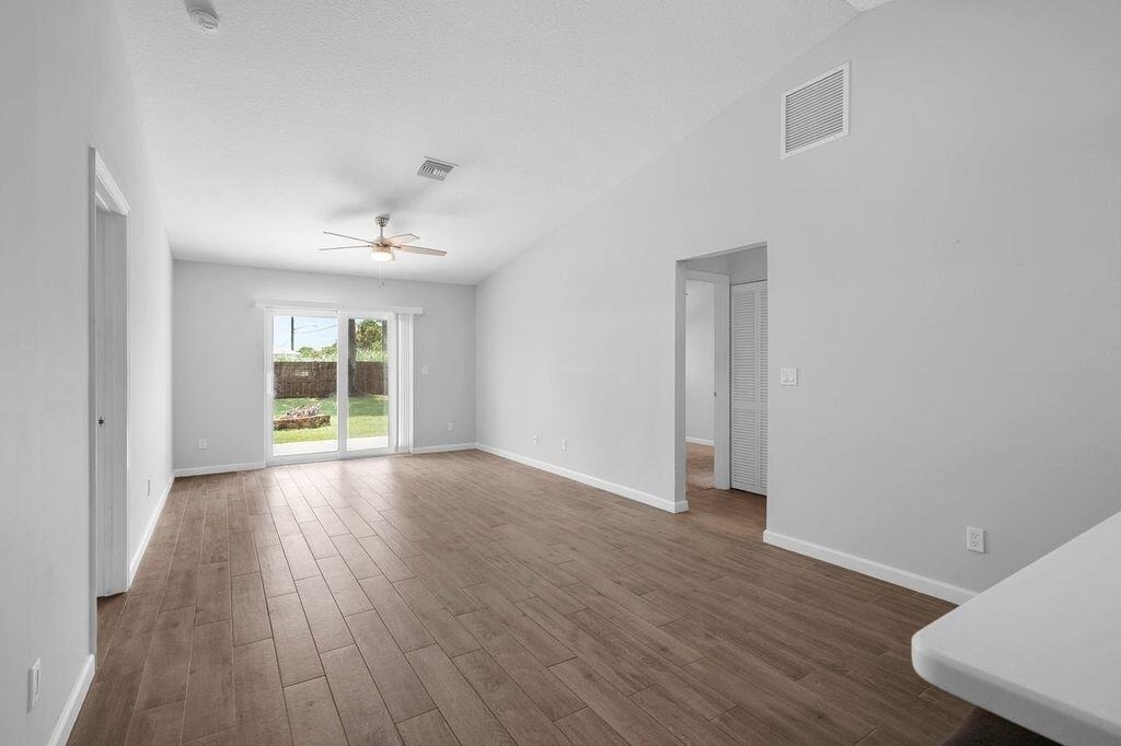 5078 Se Isabelita Avenue - Photo 10
