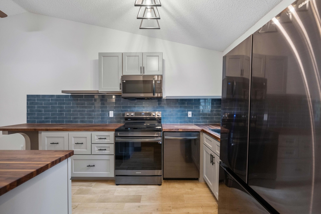 5214 Stacy Street - Photo 14