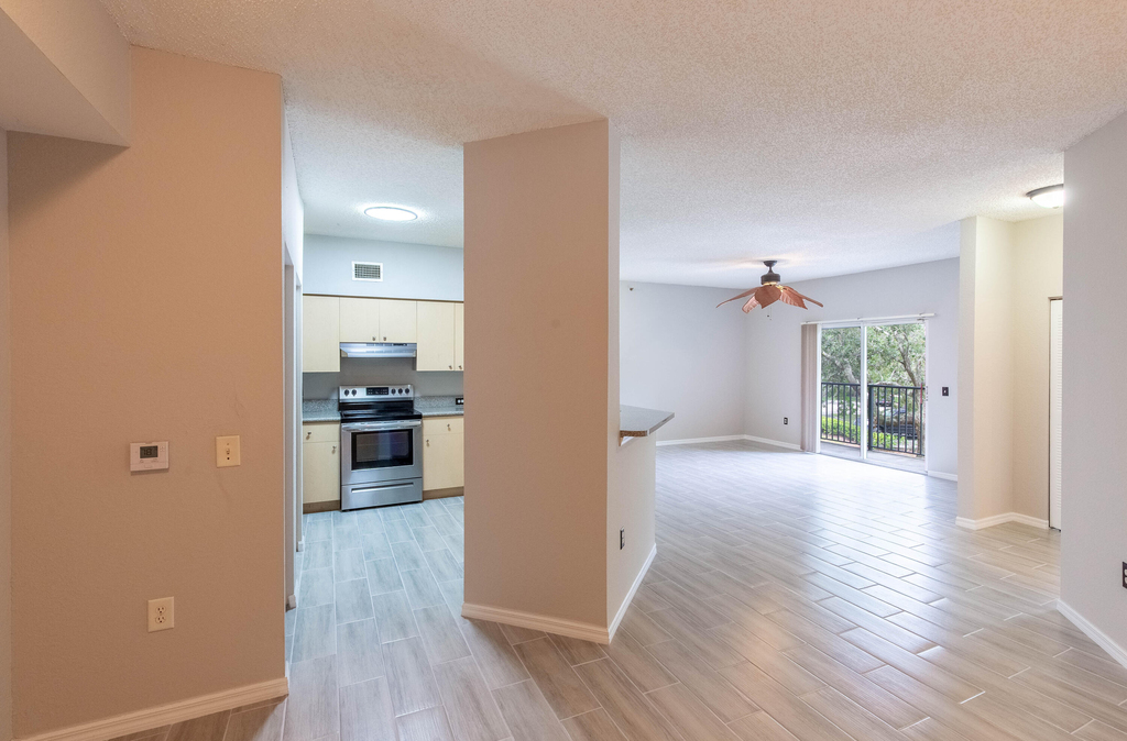 350 Crestwood Circle - Photo 4
