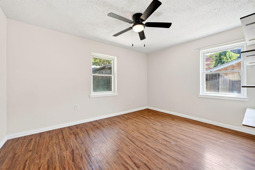 505 Whittle Way - Photo 6