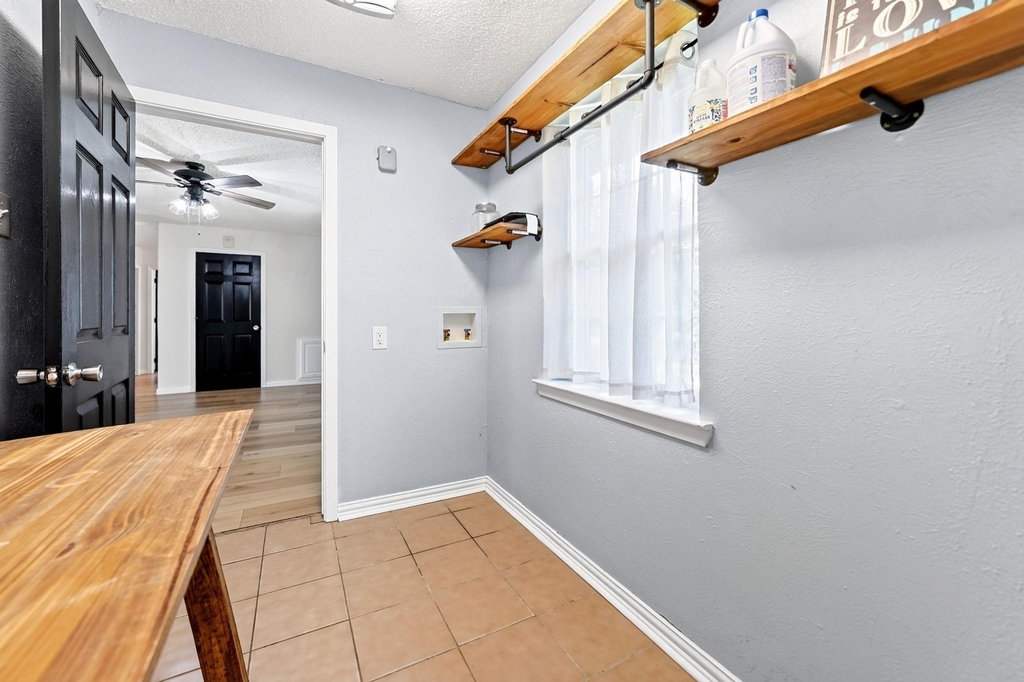 505 Whittle Way - Photo 5