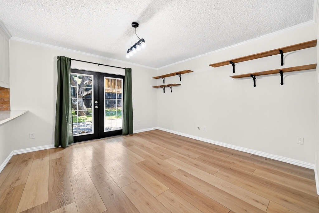 505 Whittle Way - Photo 17