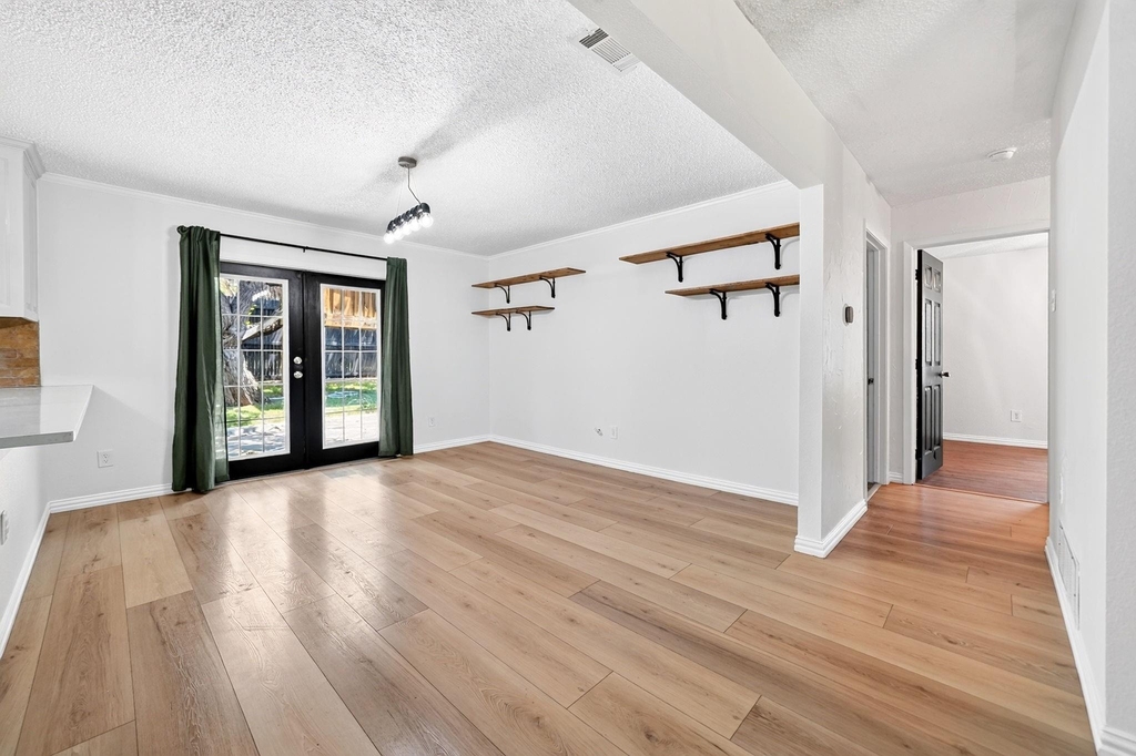 505 Whittle Way - Photo 18