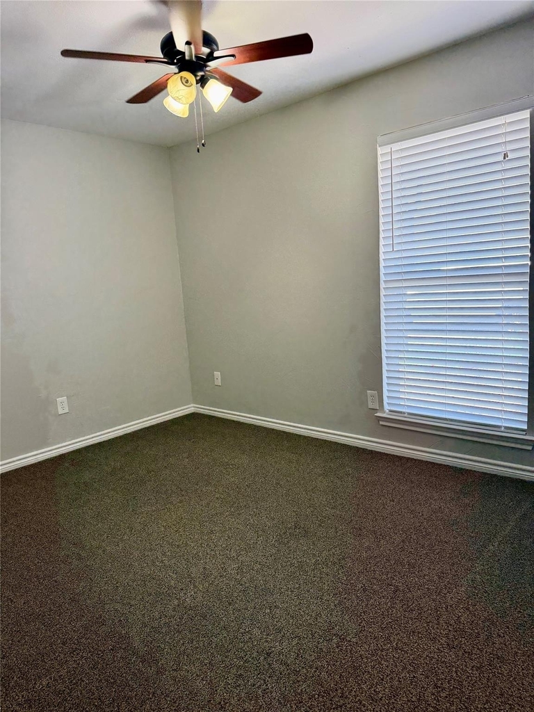 5312 Queens Court - Photo 13