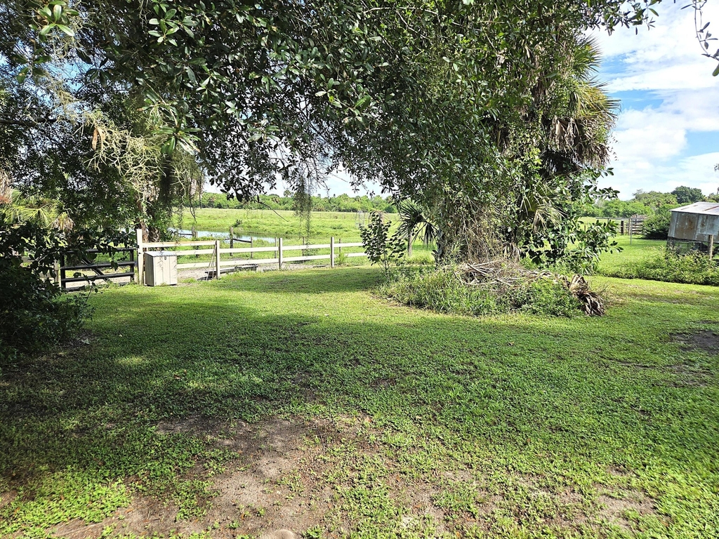 2219 County Road 721 Loop - Photo 25