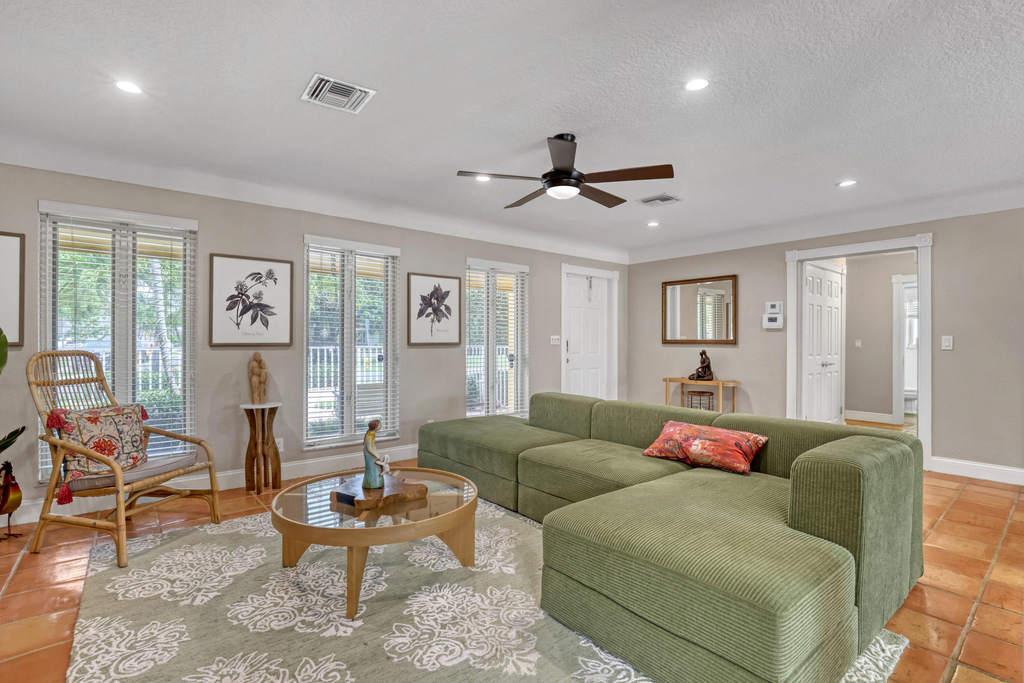 2100 Ne 30th Street - Photo 9