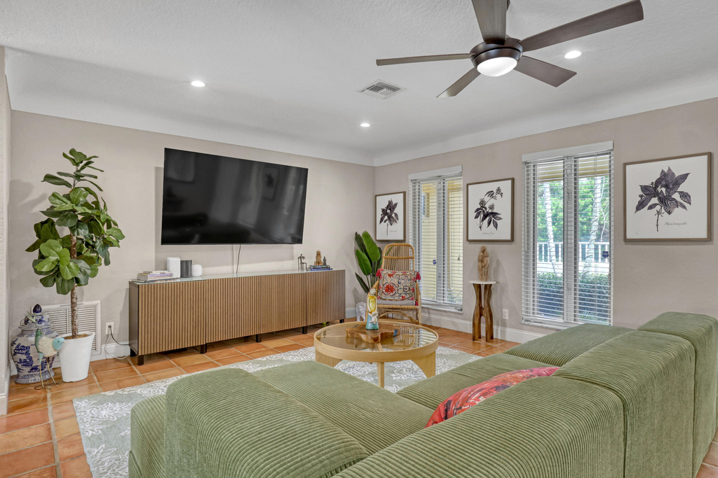 2100 Ne 30th Street - Photo 13