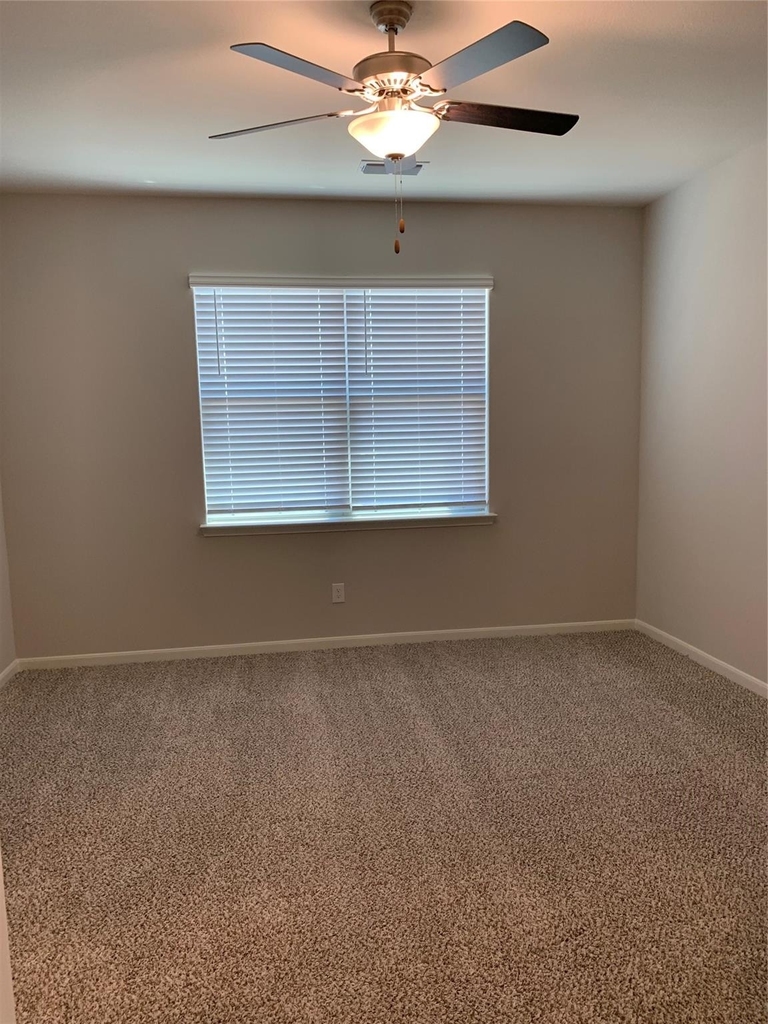 321 Zimmet Drive - Photo 11
