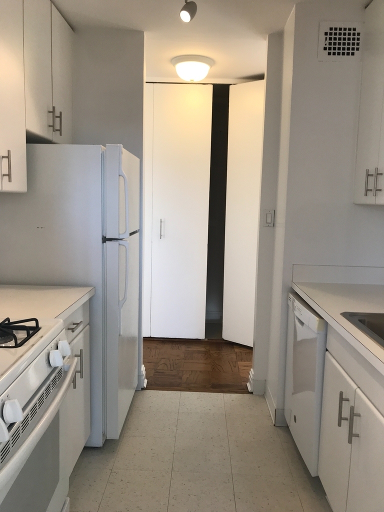 East 71st Street - Photo 5