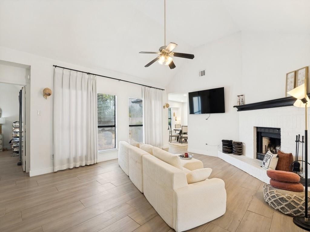 8421 Liberty Lane - Photo 5