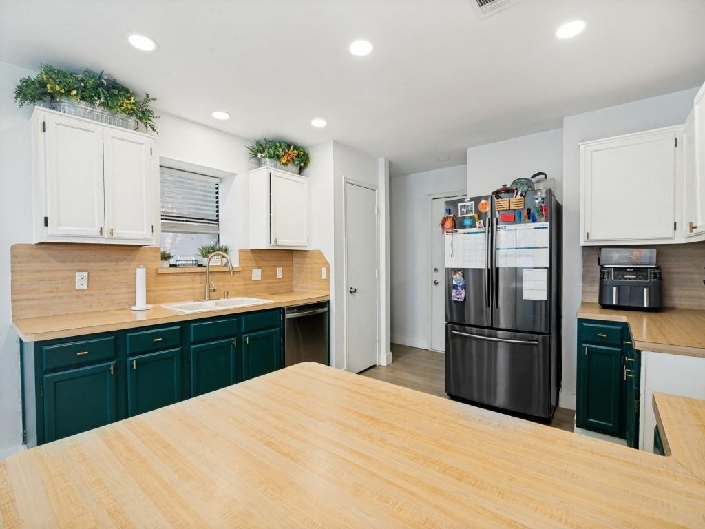 8421 Liberty Lane - Photo 9