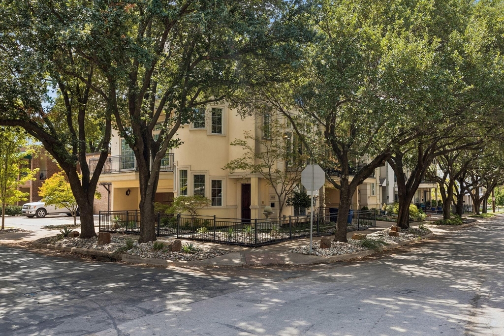 4039 Holland Avenue - Photo 16