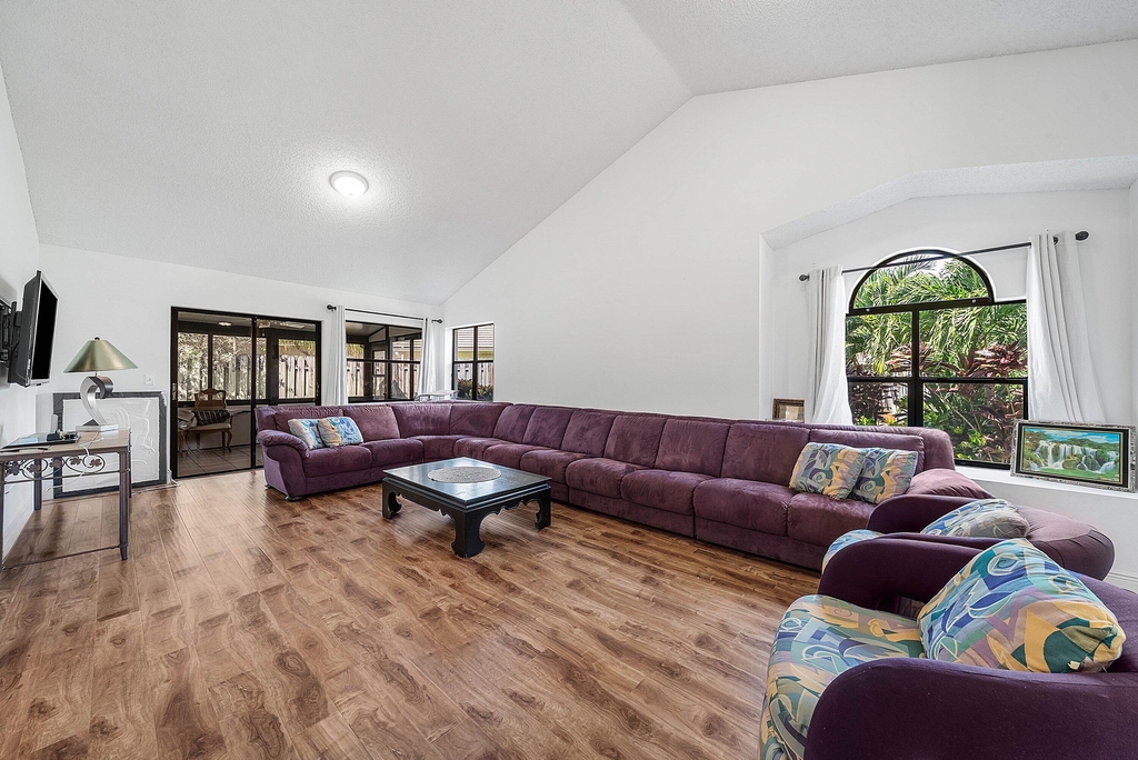 4830 Brighton Lakes Boulevard - Photo 5