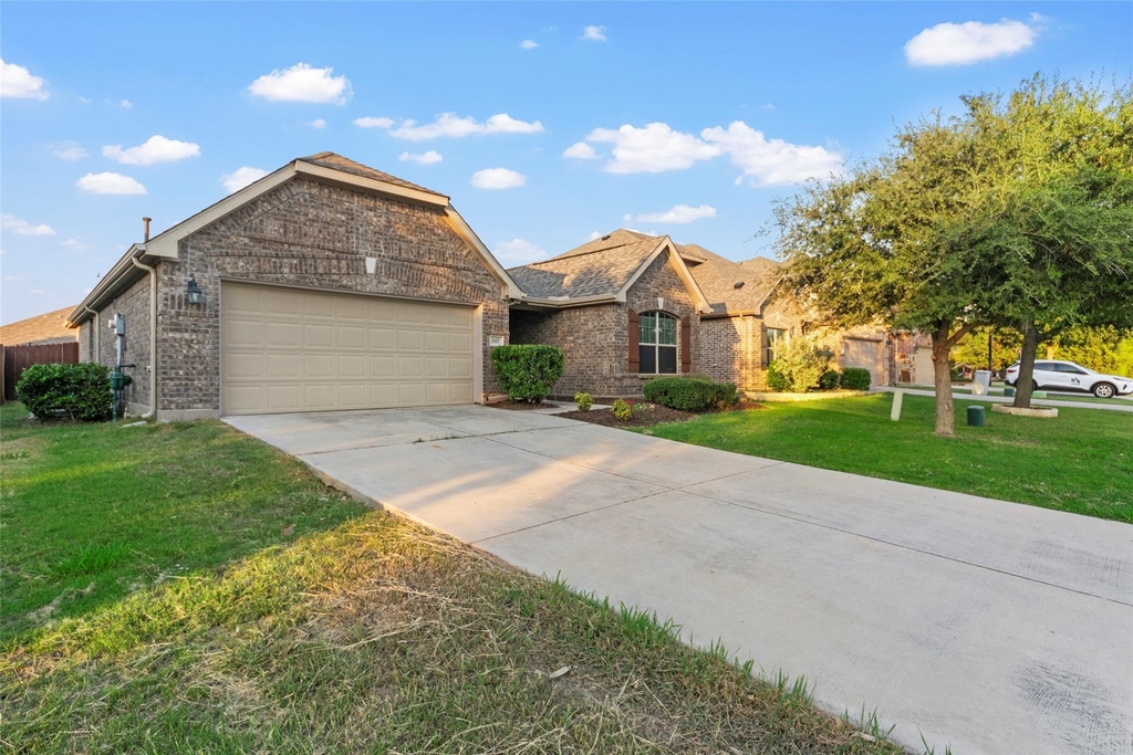 1117 Villa Paloma Boulevard - Photo 2