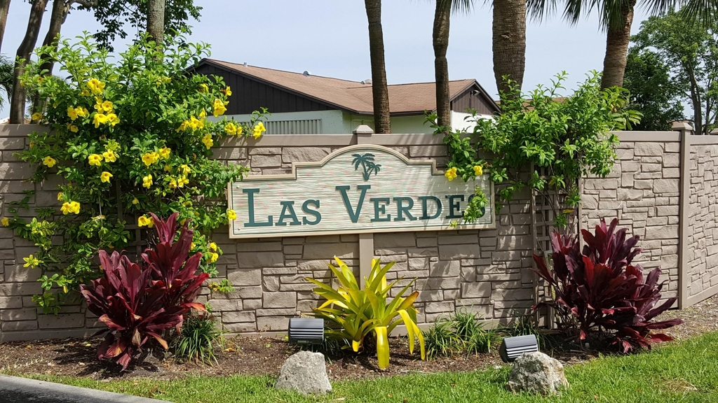 5130 Las Verdes Circle - Photo 10