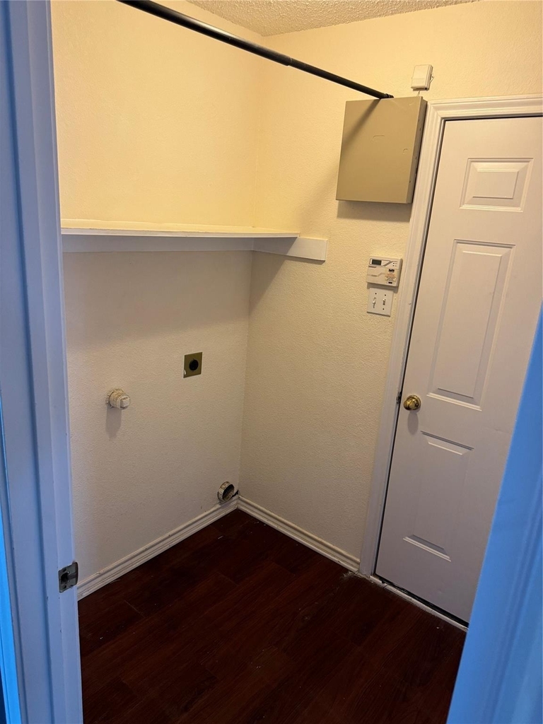 1025 Boardwalk Street - Photo 9