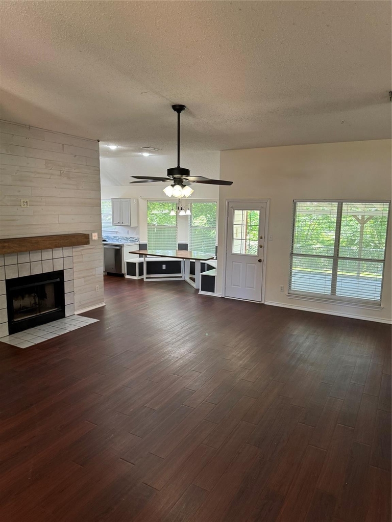 1025 Boardwalk Street - Photo 3