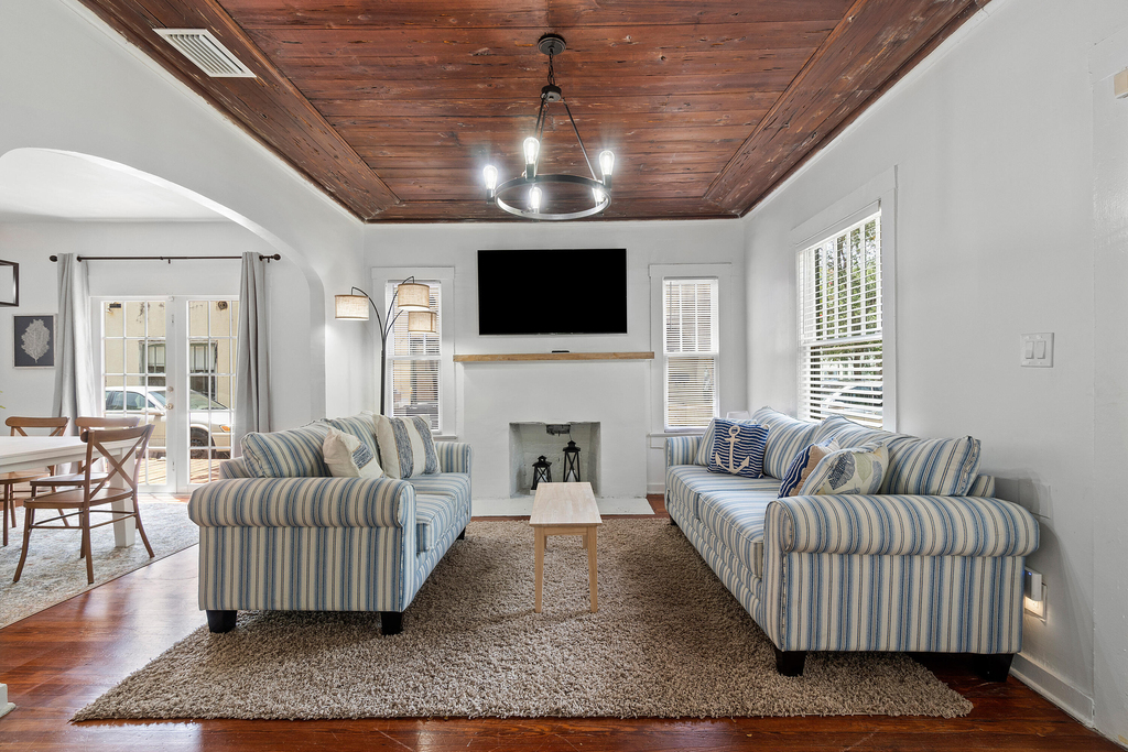 726 N Street - Photo 2