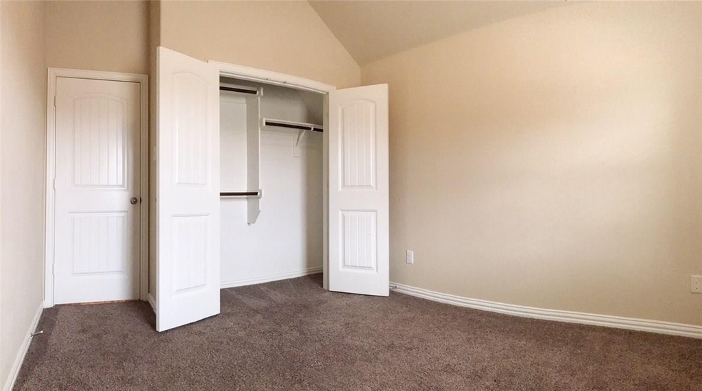 4700 Woodard Lane - Photo 6