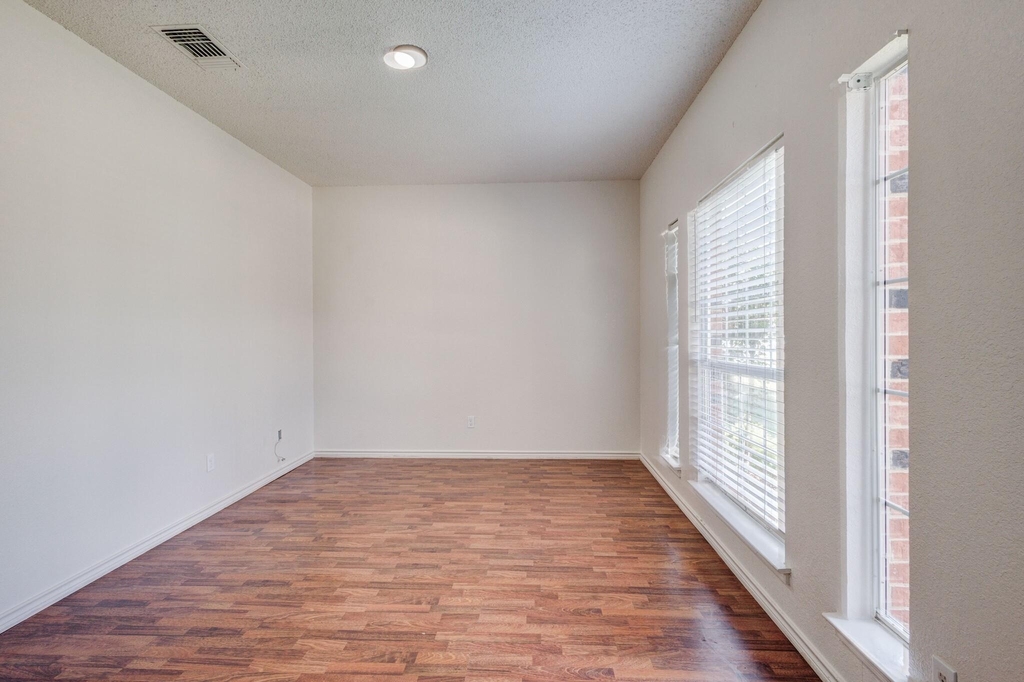 9118 Barton Creek Drive - Photo 1