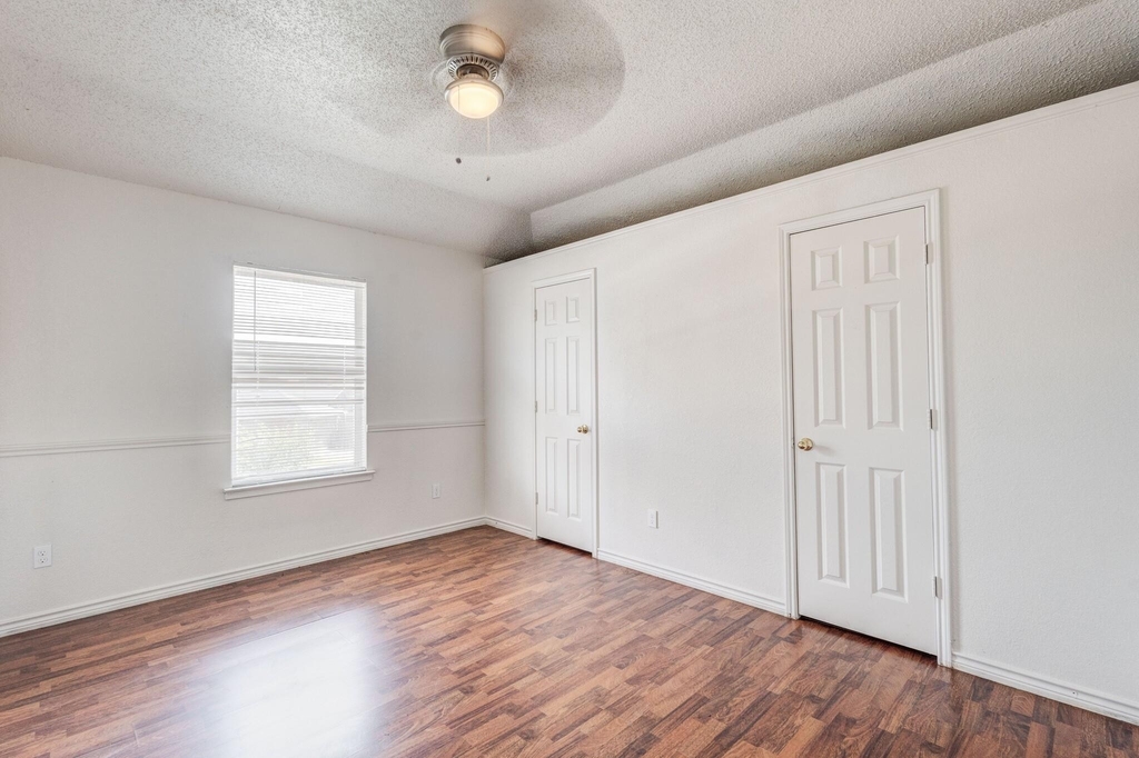 9118 Barton Creek Drive - Photo 17