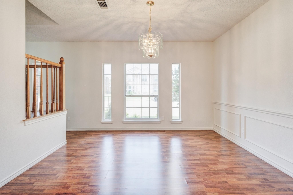 9118 Barton Creek Drive - Photo 9