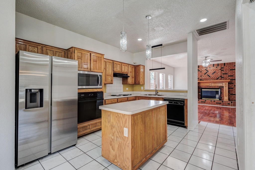 9118 Barton Creek Drive - Photo 6