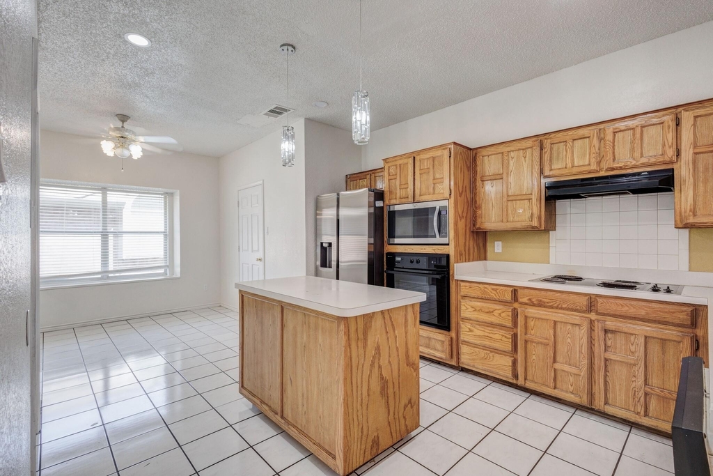 9118 Barton Creek Drive - Photo 5