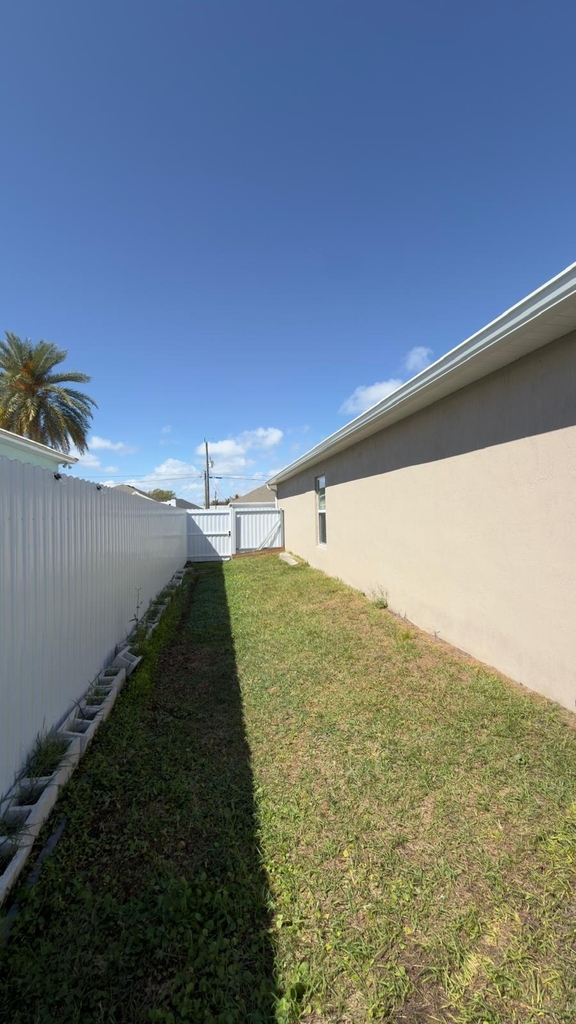 2507 Se Charleston Drive - Photo 17