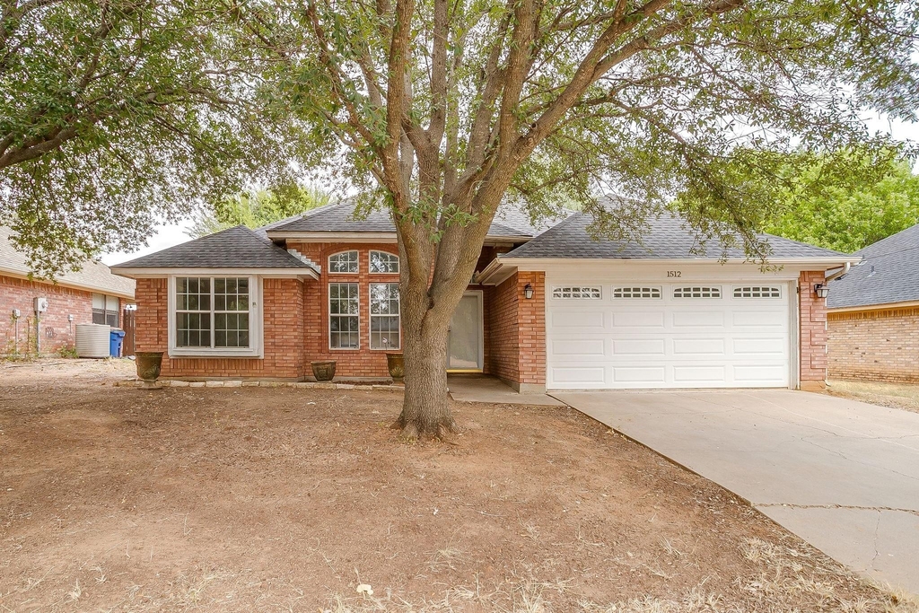1512 Clover Lane - Photo 0