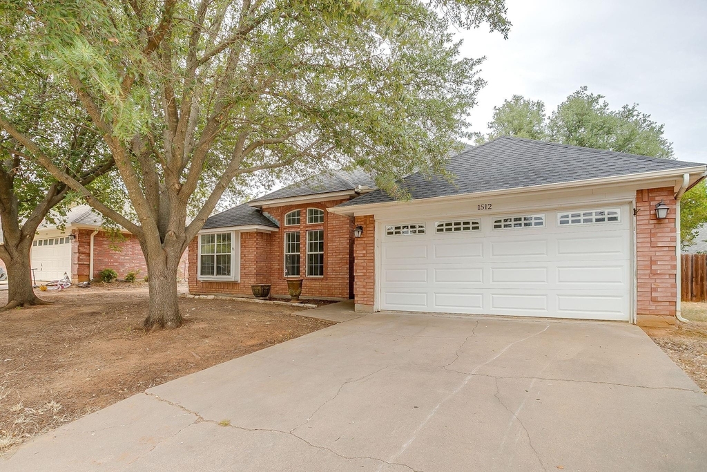 1512 Clover Lane - Photo 2