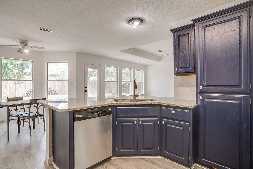 1512 Clover Lane - Photo 11