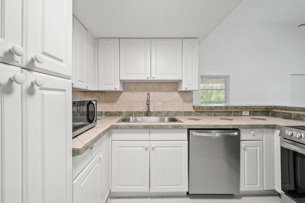 2585 W G Road - Photo 5