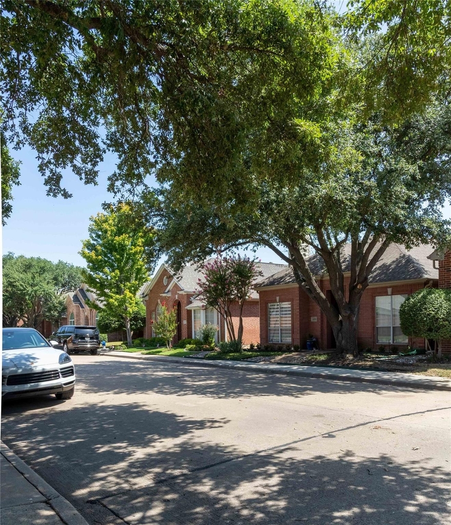 6080 Thursby Avenue - Photo 1